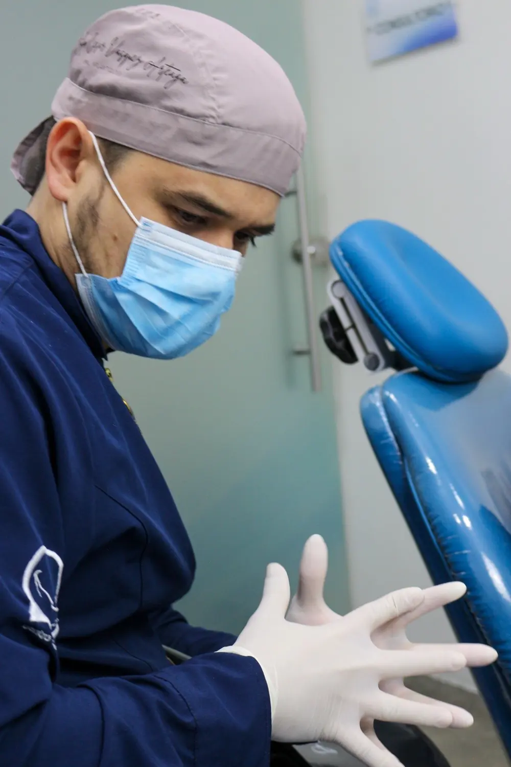 Dr. Julio César Vásquez, especialista en implantología oral